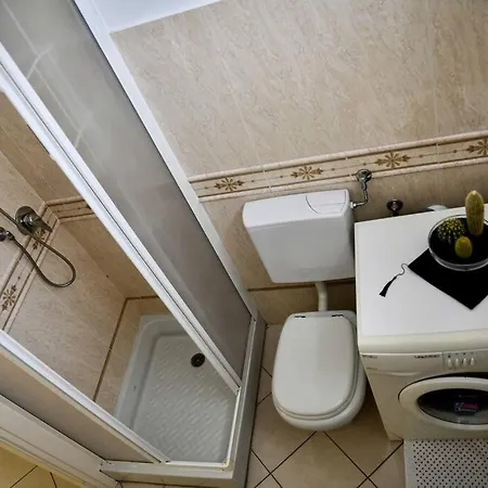 In Sunrise: In Centro Apartment Alba (Piedmont)